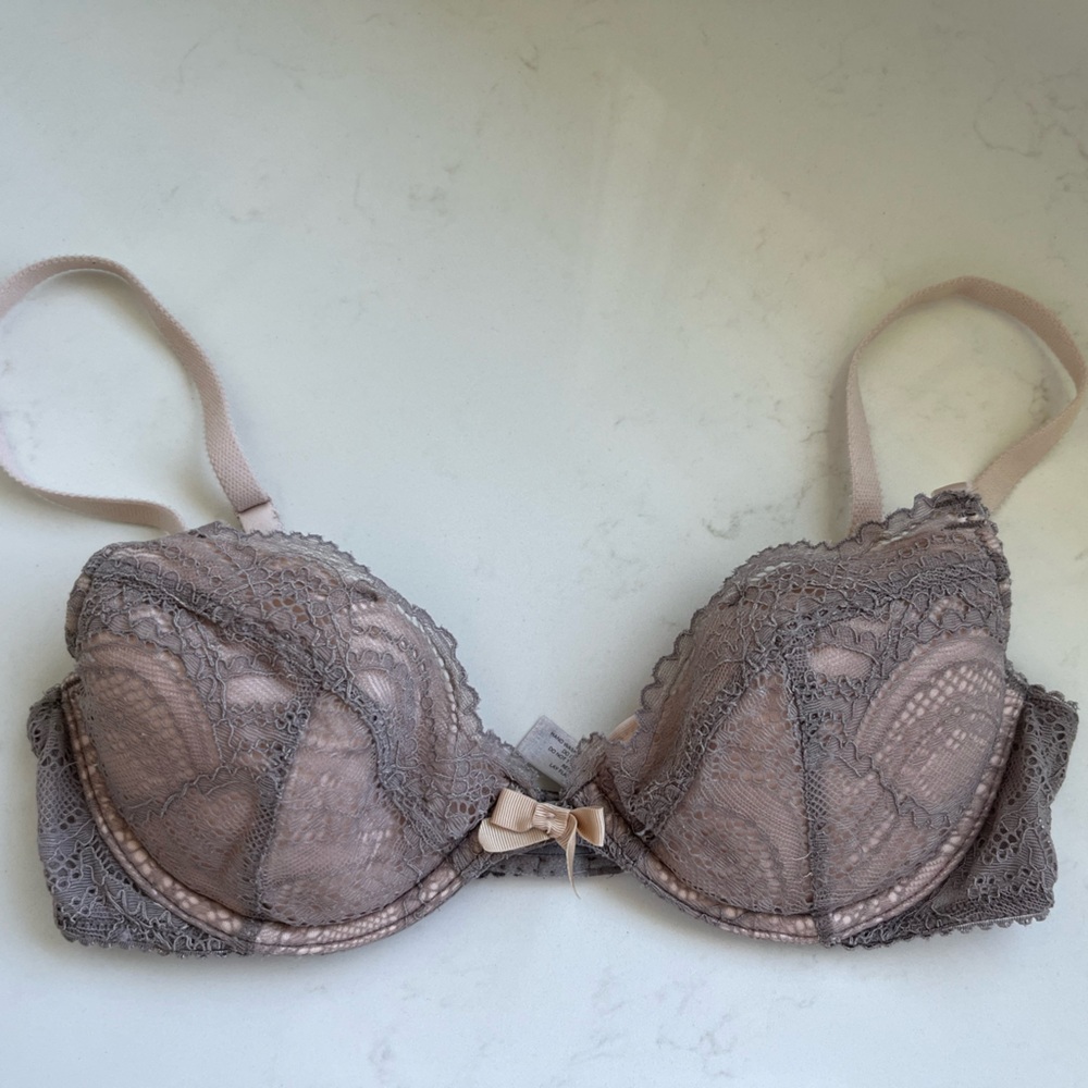 Victorias Secret Lace 34B Bra